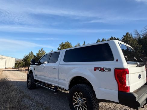 Used 2017 Ford F250 Lariat w/ Lariat Value Package image 9