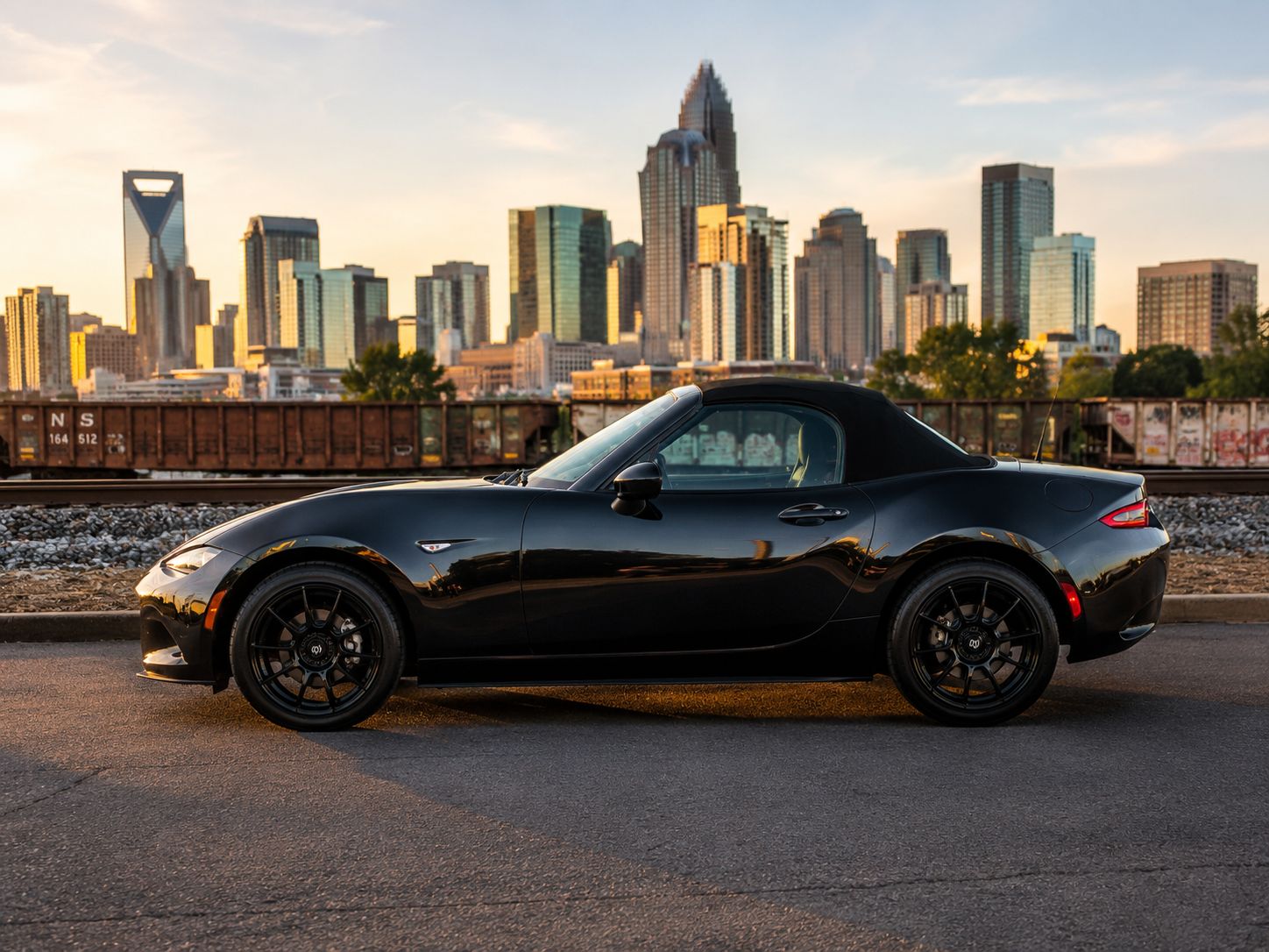 Used 2016 MAZDA MX-5 Miata Sport RWD image 5