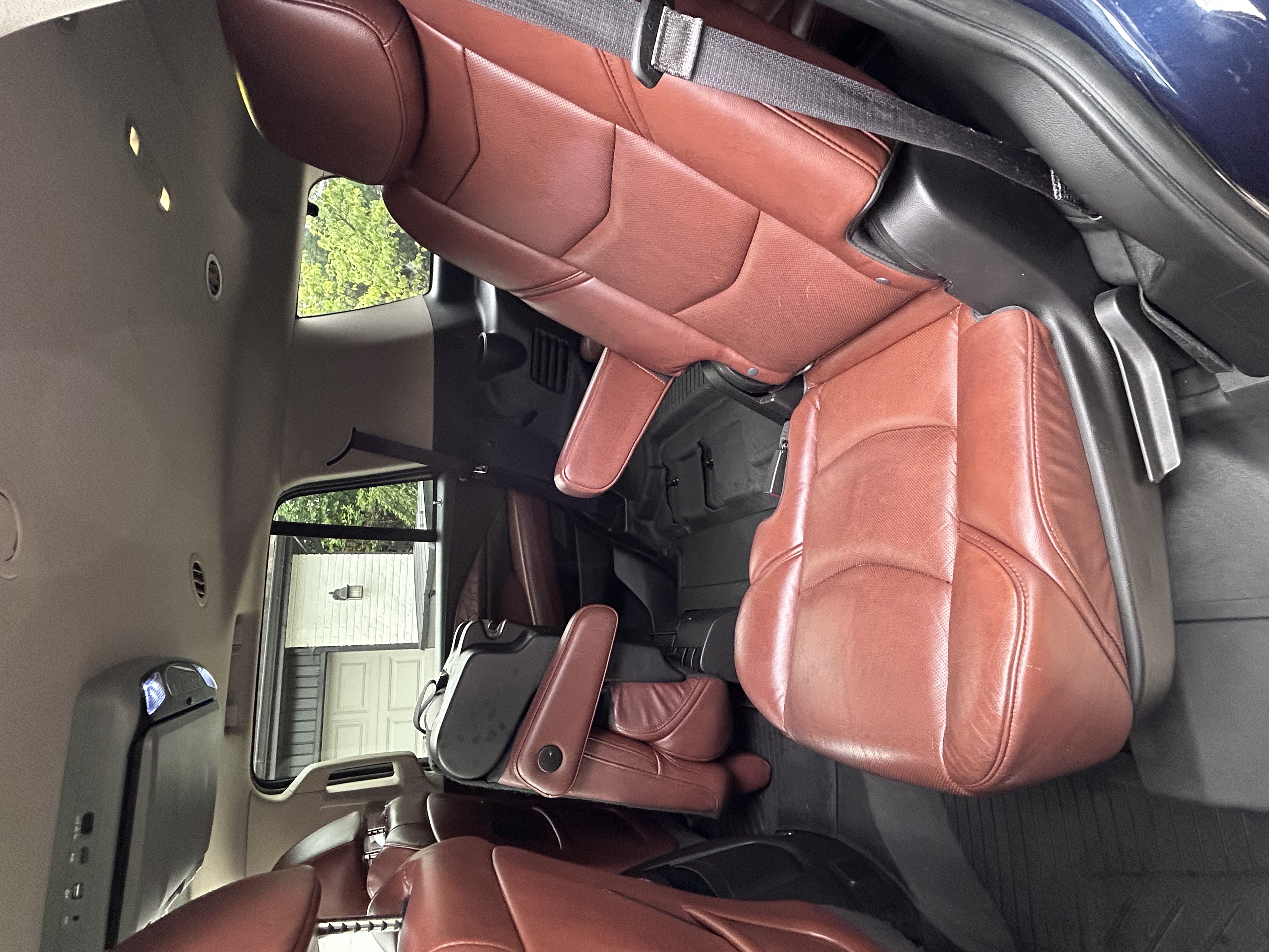 Used 2019 Cadillac Escalade Luxury AWD/4WD image 12