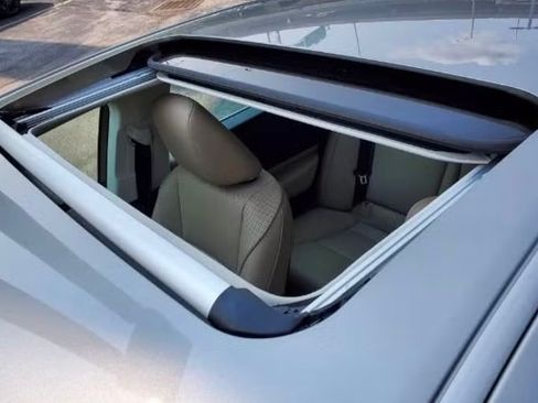 Used 2019 Lexus ES 350 w/ Premium Package image 12