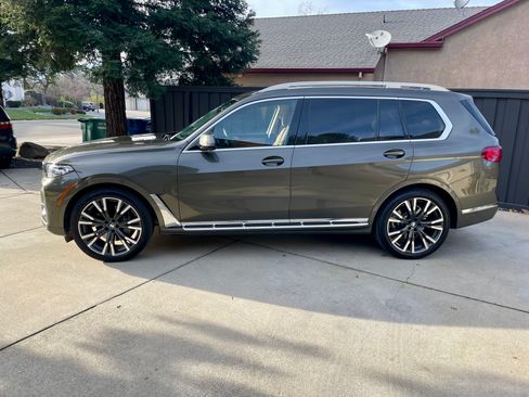 Used 2020 BMW X7 xDrive50i w/ Off-Road Package image 6