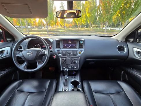 Used 2017 Nissan Pathfinder SL image 8