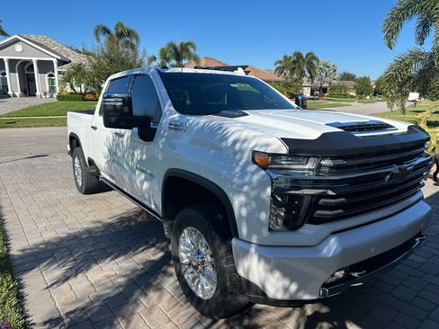 Used 2022 Chevrolet Silverado 2500 High Country w/ Z71 Off-Road Package image 6