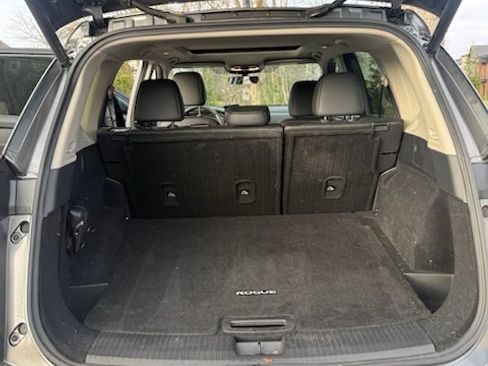 Used 2024 Nissan Rogue SV w/ SV Premium Package image 10