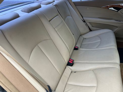 Used 2009 Mercedes-Benz E 350 E 350 Sedan 4D image 12