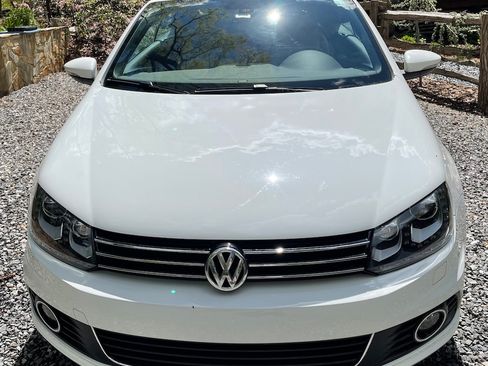 Used 2015 Volkswagen Eos Final Edition image 16