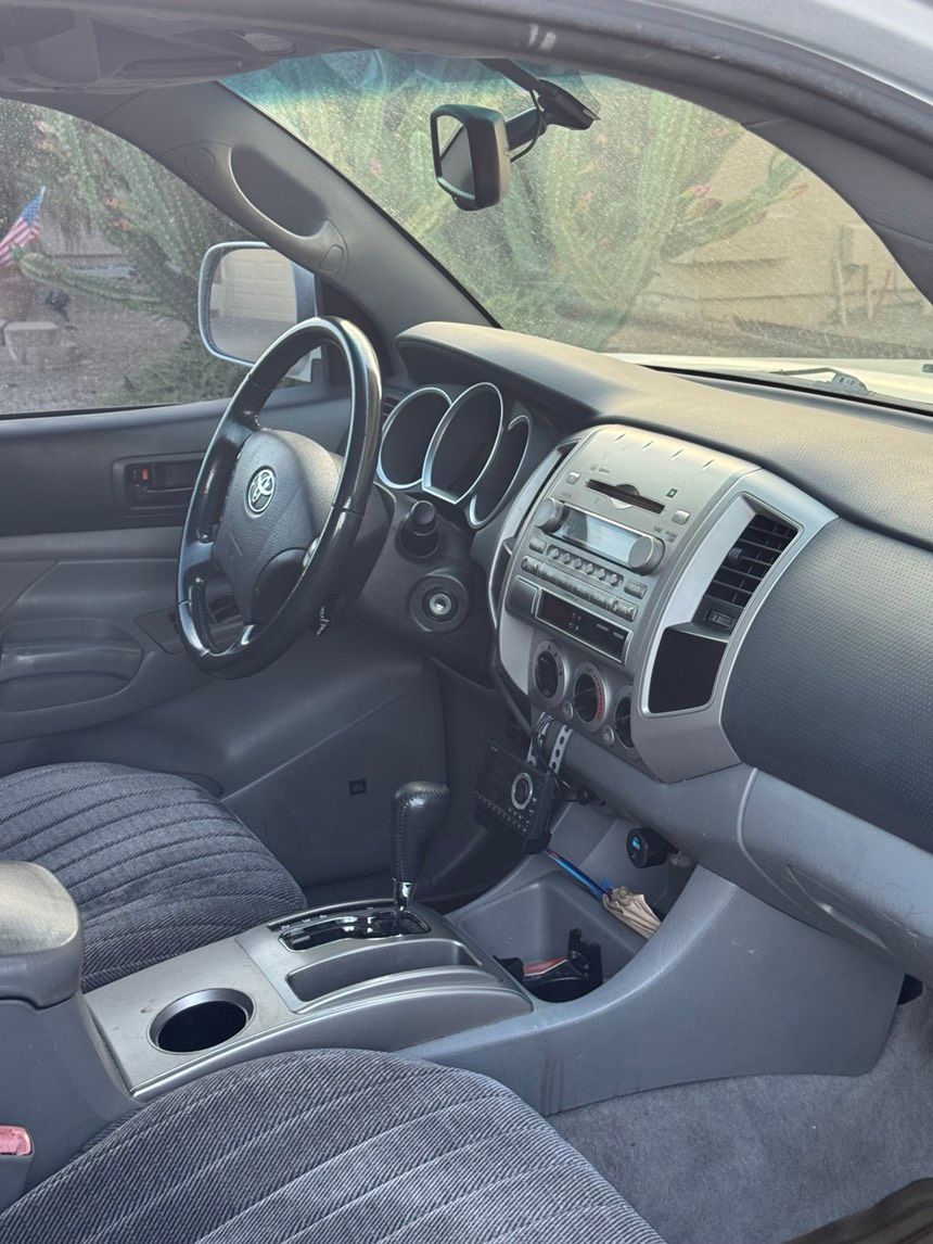 Used 2006 Toyota Tacoma PreRunner RWD image 6