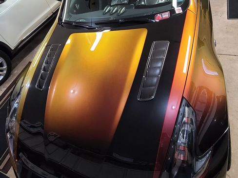 Used 2009 Nissan 370Z Touring w/ Sport Pkg image 2