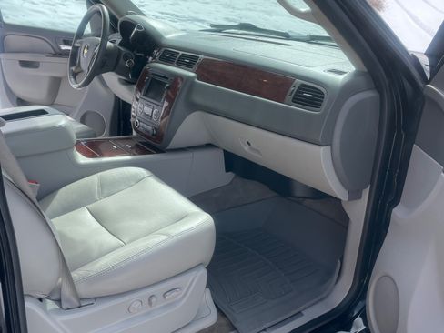 Used 2011 Chevrolet Tahoe LTZ image 10