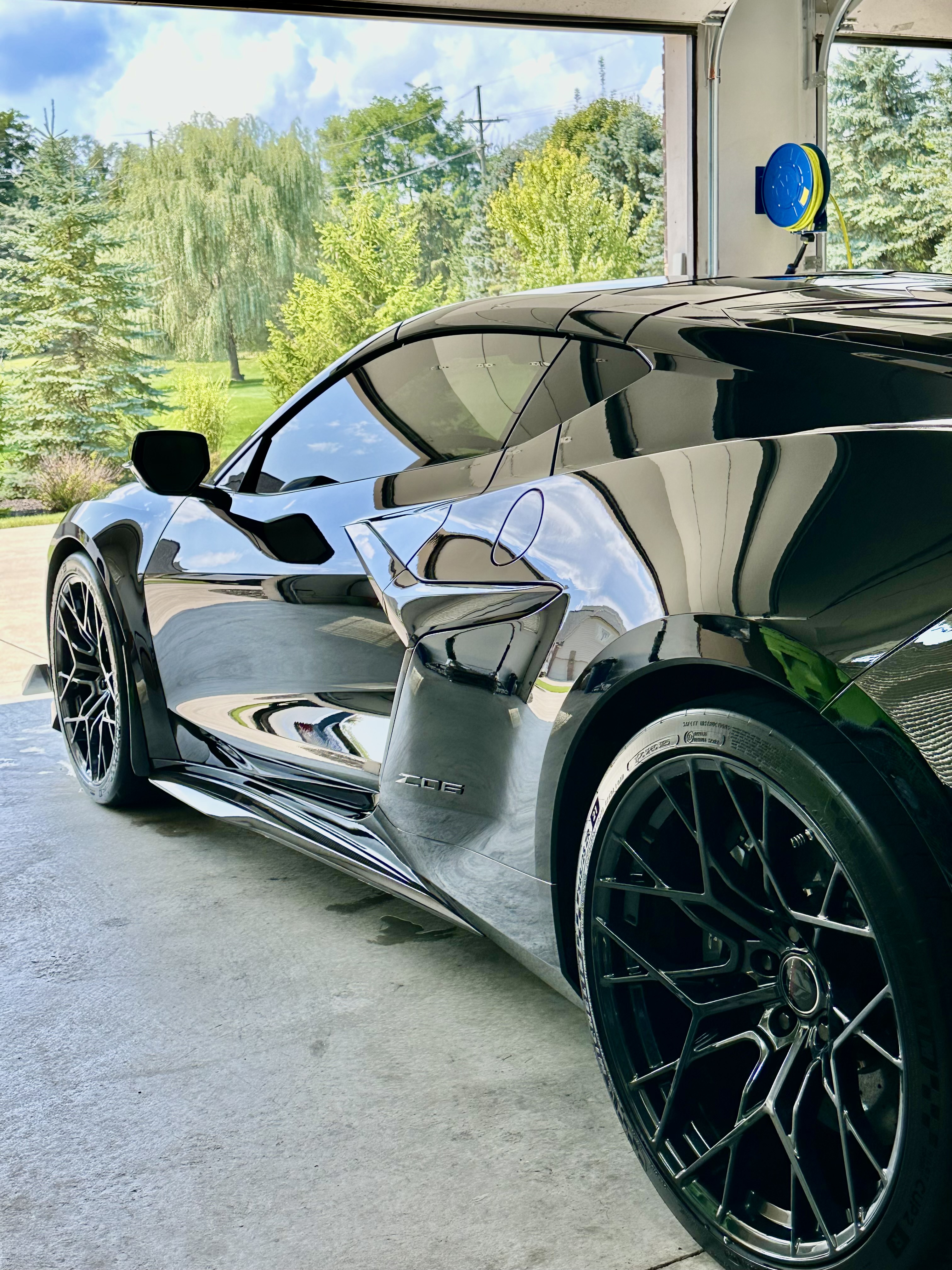 Used 2024 Chevrolet Corvette Z06 w/ Z07 Performance Package RWD image 24