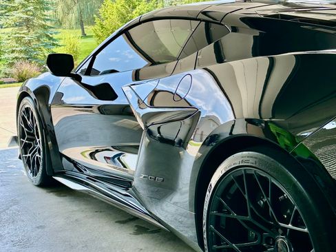 Used 2024 Chevrolet Corvette Z06 w/ Z07 Performance Package image 24