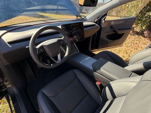 Used 2026 Tesla Model Y Long Range image 13