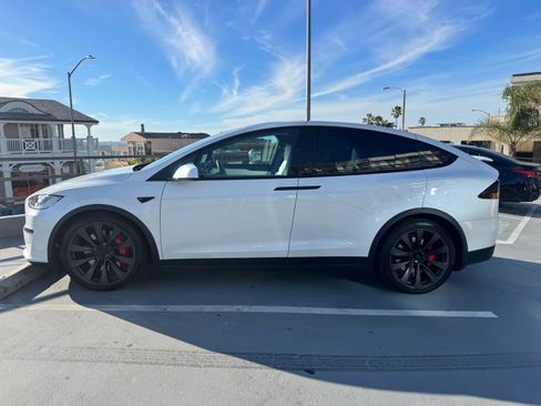 Used 2025 Tesla Model X Plaid image 4