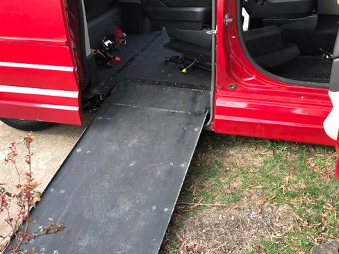 Used 2012 Dodge Grand Caravan SXT image 5