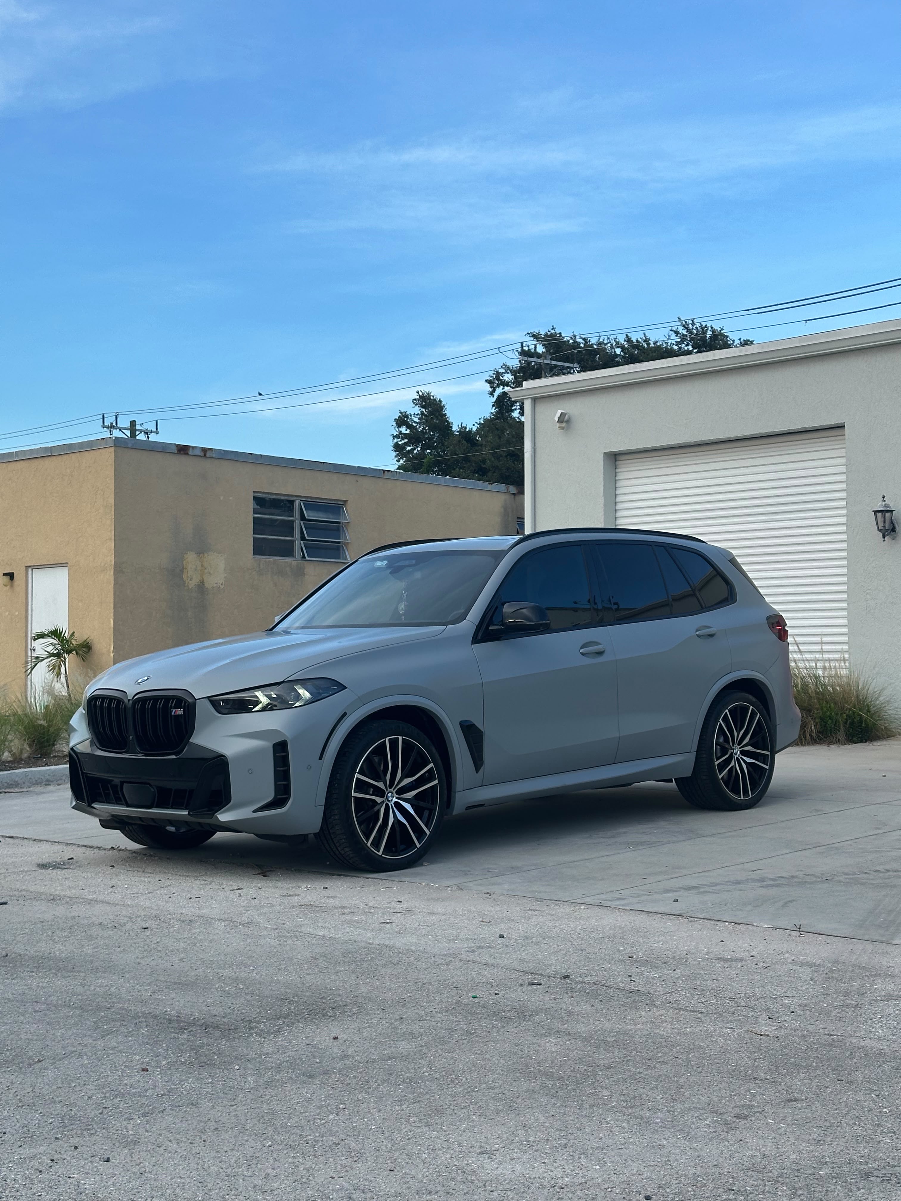 Used 2024 BMW X5 M60i AWD/4WD image 1