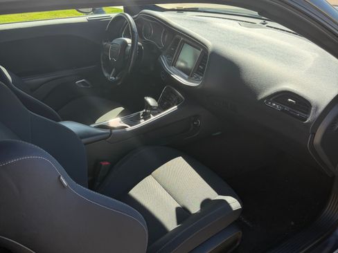 Used 2016 Dodge Challenger R/T RWD image 13
