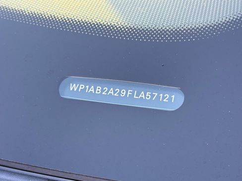 Used 2015 Porsche Cayenne S image 19