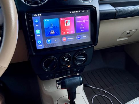 Used 2010 Volkswagen Beetle Convertible 2D image 5