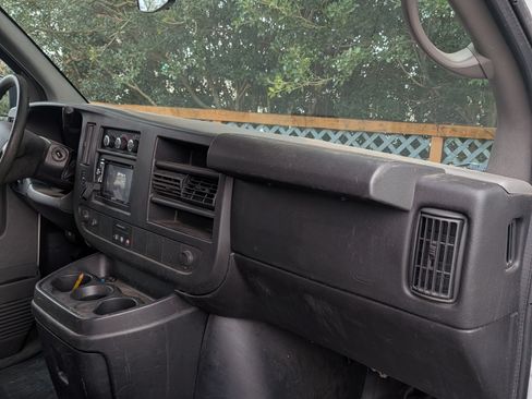 Used 2014 Chevrolet Express 1500 Van 3D image 14