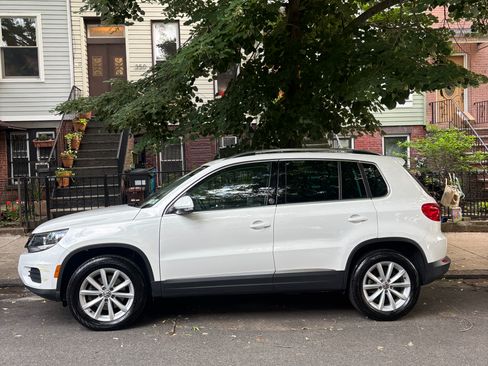 Used 2017 Volkswagen Tiguan Wolfsburg Edition FWD image 4