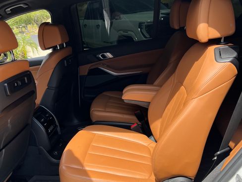 Used 2019 BMW X7 xDrive50i w/ M Sport Package image 11