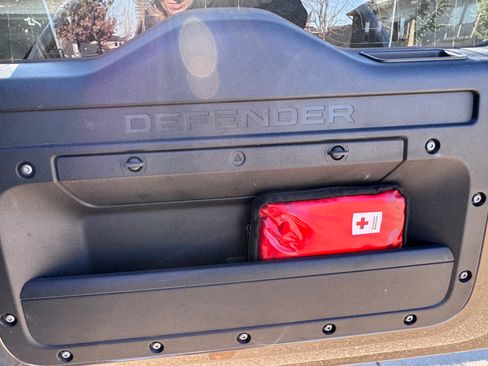 Used 2021 Land Rover Defender 110 X image 27