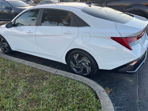 Used 2025 Hyundai Elantra Limited w/ Cargo Package image 6