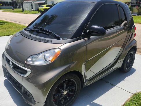 Used 2013 smart fortwo passion image 2