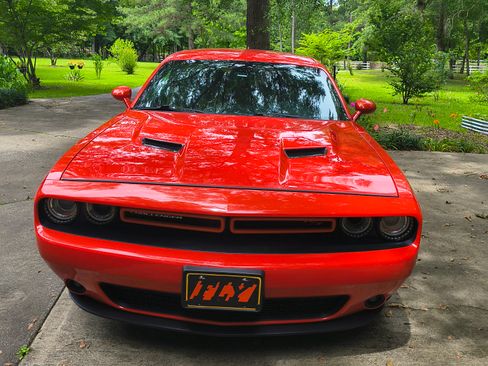 Used 2017 Dodge Challenger R/T w/ Sound Group RWD image 5