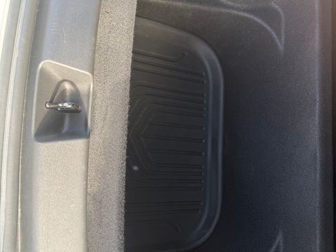 Used 2021 Tesla Model Y Long Range AWD/4WD image 12