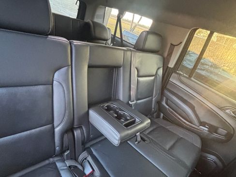 Used 2019 Chevrolet Suburban LT image 5