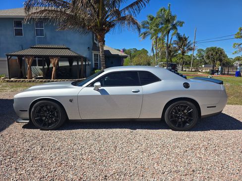 Used 2023 Dodge Challenger SRT Hellcat RWD image 8