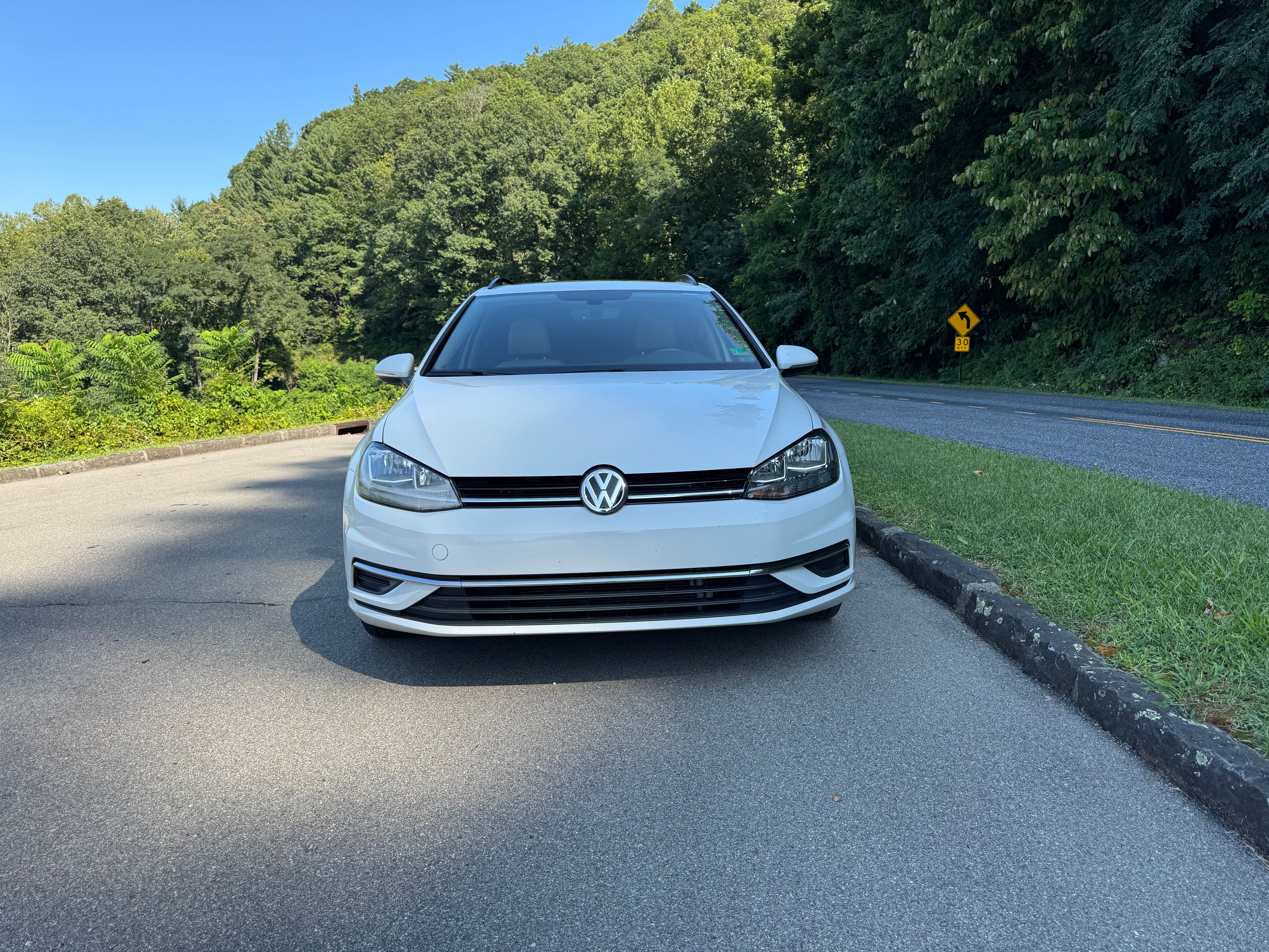 Used 2018 Volkswagen Golf SE FWD image 6