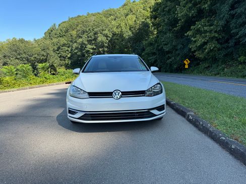 Used 2018 Volkswagen Golf SE FWD image 6