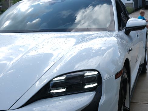 Used 2022 Porsche Taycan 4S AWD/4WD image 4