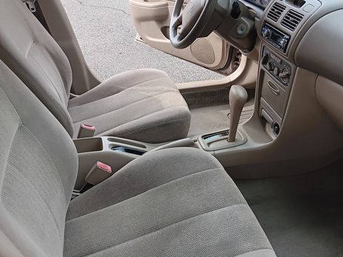 Used 2001 Toyota Corolla CE image 14