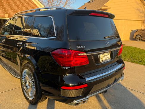 Used 2015 Mercedes-Benz GL 63 AMG 4MATIC image 26
