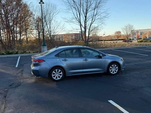 Used 2022 Toyota Corolla LE image 12