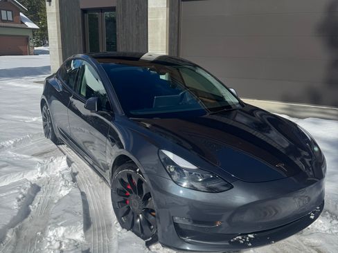 Used 2022 Tesla Model 3 Performance image 4