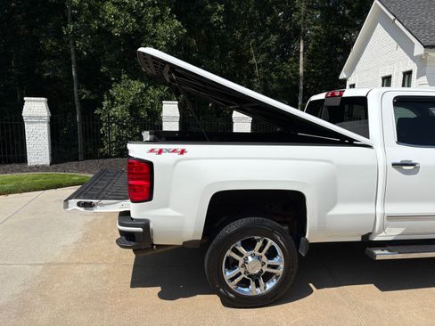 Used 2015 Chevrolet Silverado 2500 High Country AWD/4WD image 8