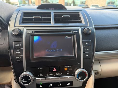 Used 2012 Toyota Camry LE image 13