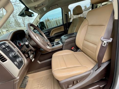 Used 2018 GMC Sierra 2500 Denali w/ Duramax Plus Package image 5