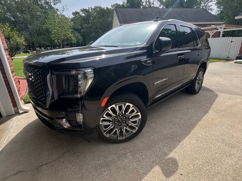 Used 2024 GMC Yukon Denali Ultimate w/ LPO, Floor Liner Package image 4
