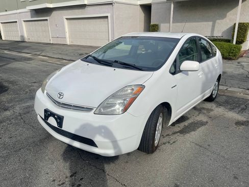 Used 2009 Toyota Prius Hatchback 4D image 1