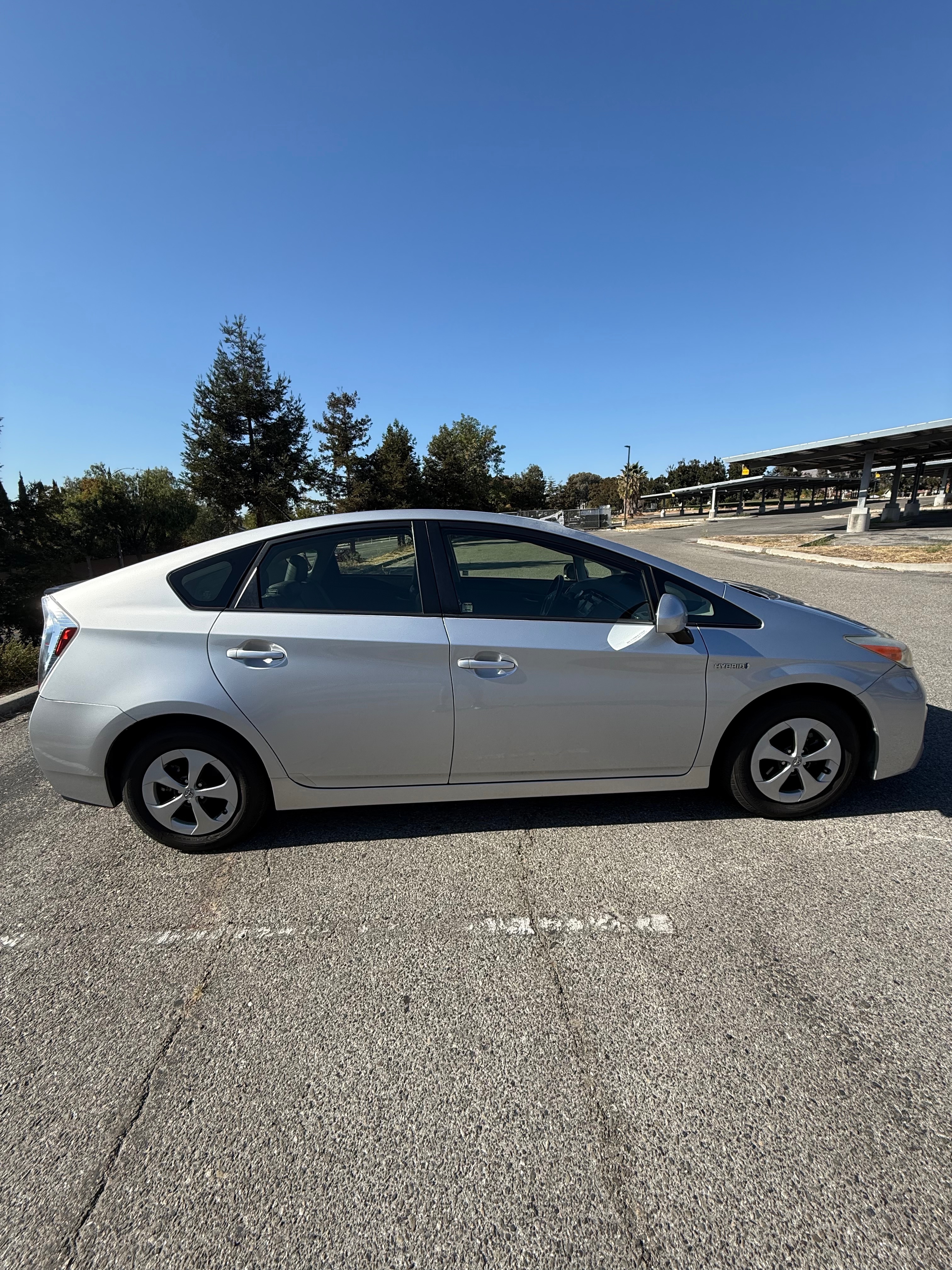 Used 2015 Toyota Prius Four FWD image 1
