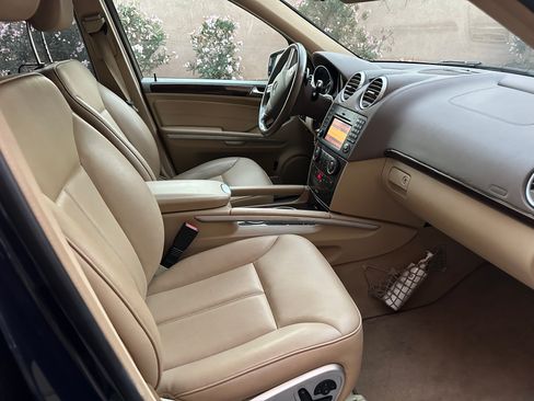 Used 2012 Mercedes-Benz GL 450 4MATIC image 4