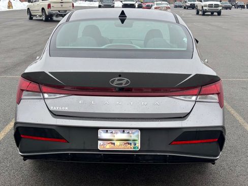 Used 2024 Hyundai Elantra SEL image 8