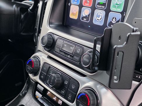 Used 2018 GMC Yukon SLT image 21