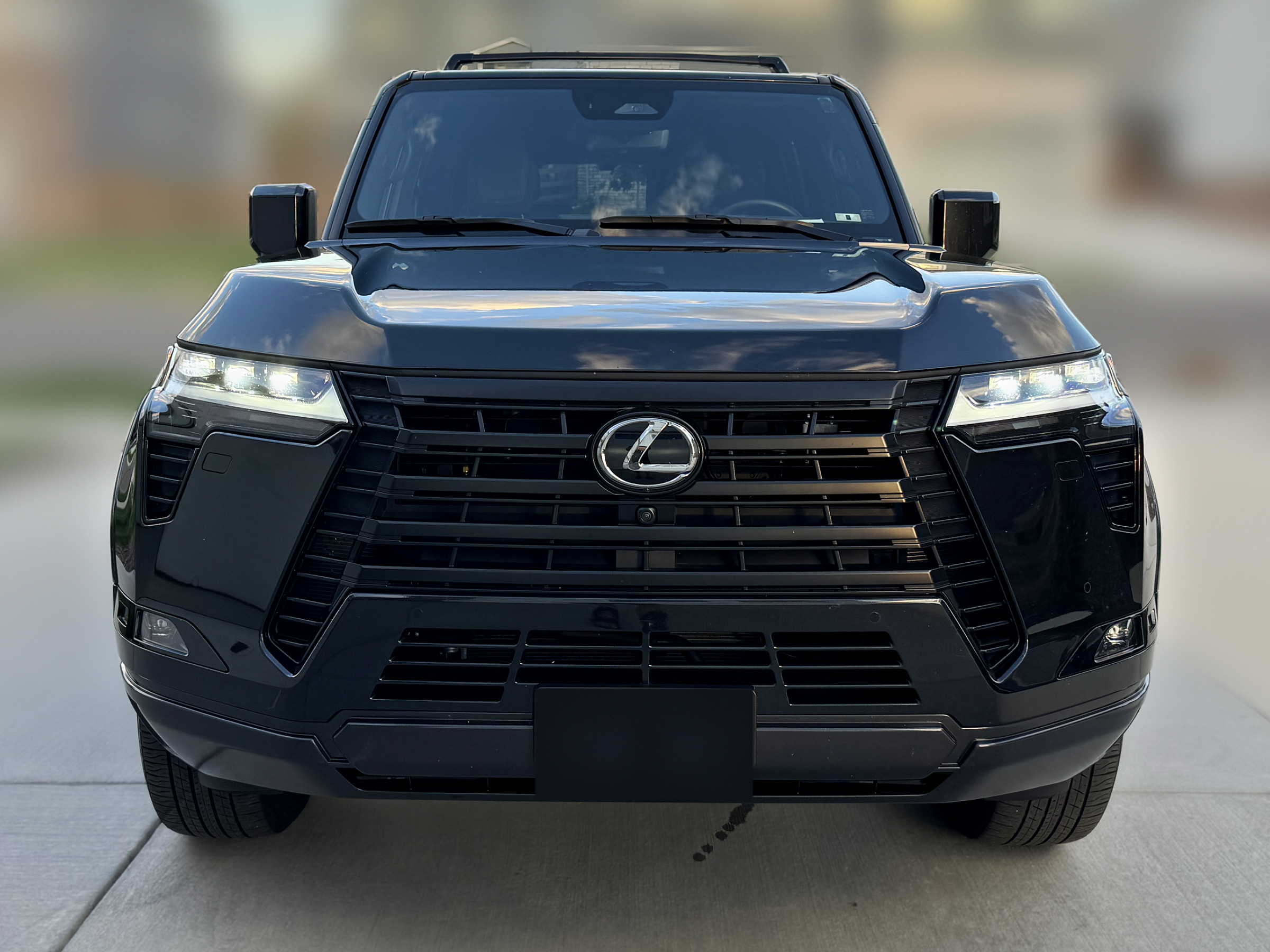 Used 2025 Lexus GX 550 w/ Accessory Package (2T) AWD/4WD image 2