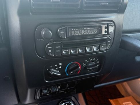 Used 2005 Jeep Wrangler Sport image 14